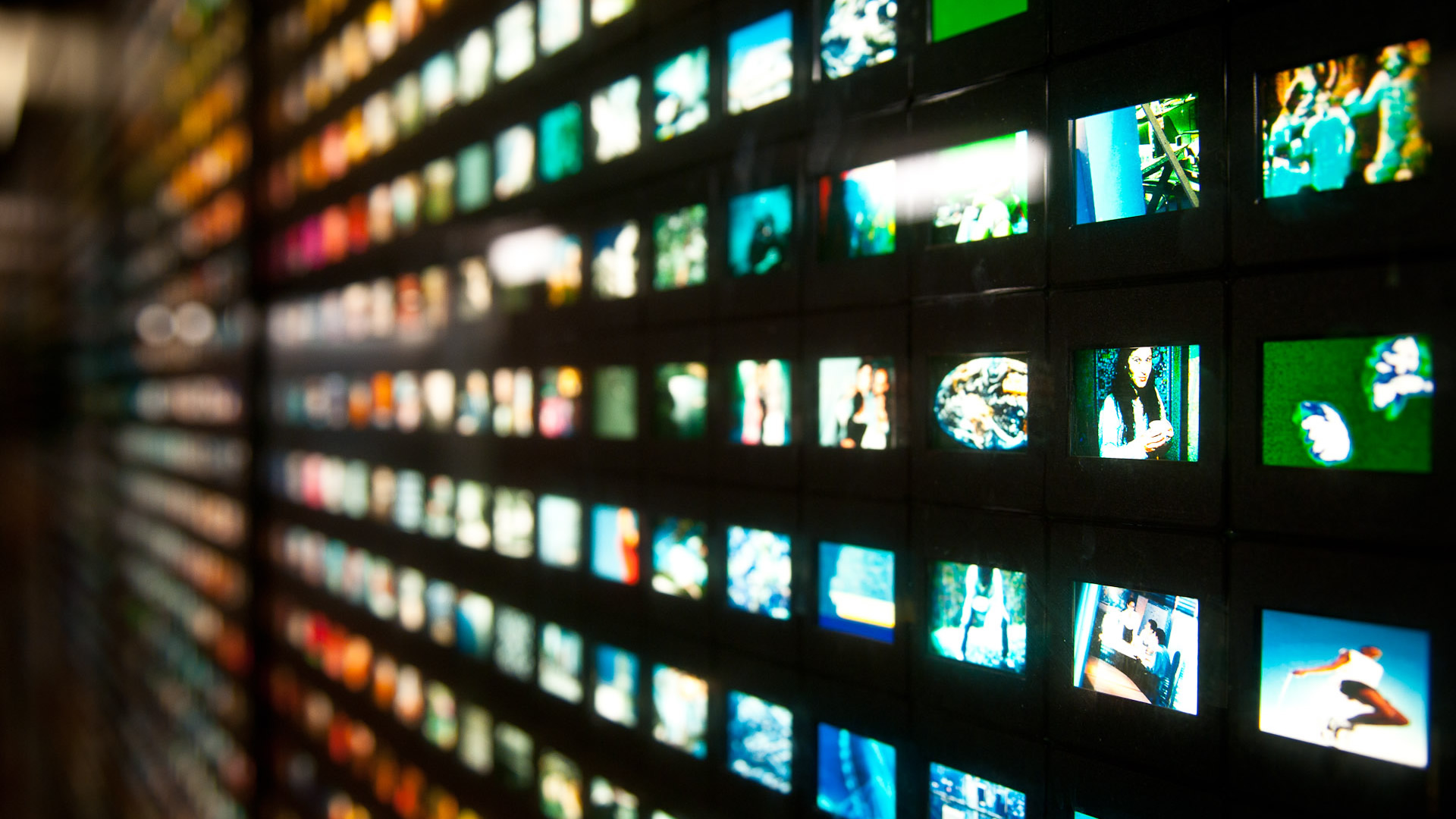 Wall Of Screens Hd Technology Wallpaper @ 1080p Hd - Branded Content - HD Wallpaper 