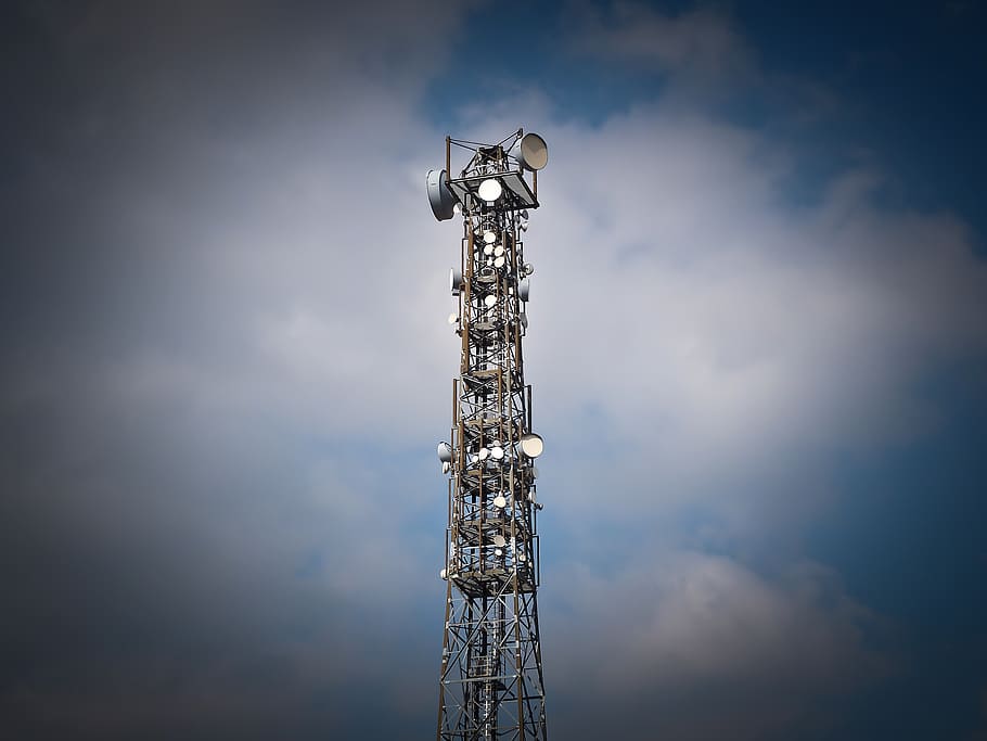 Satellite Tower With Clouds Background, Radio Tower, - Futuristic Cell Tower - HD Wallpaper 