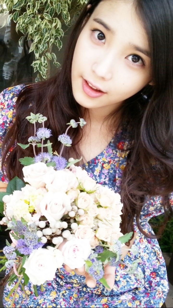 Iu Flowers - HD Wallpaper 