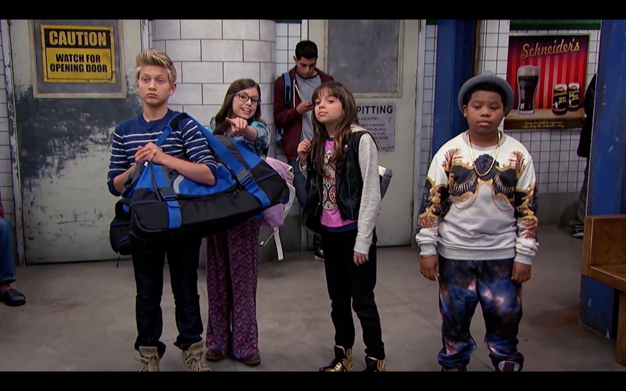 Madisyn Shipman Desktop Wallpapers - Game Shakers Subway - HD Wallpaper 