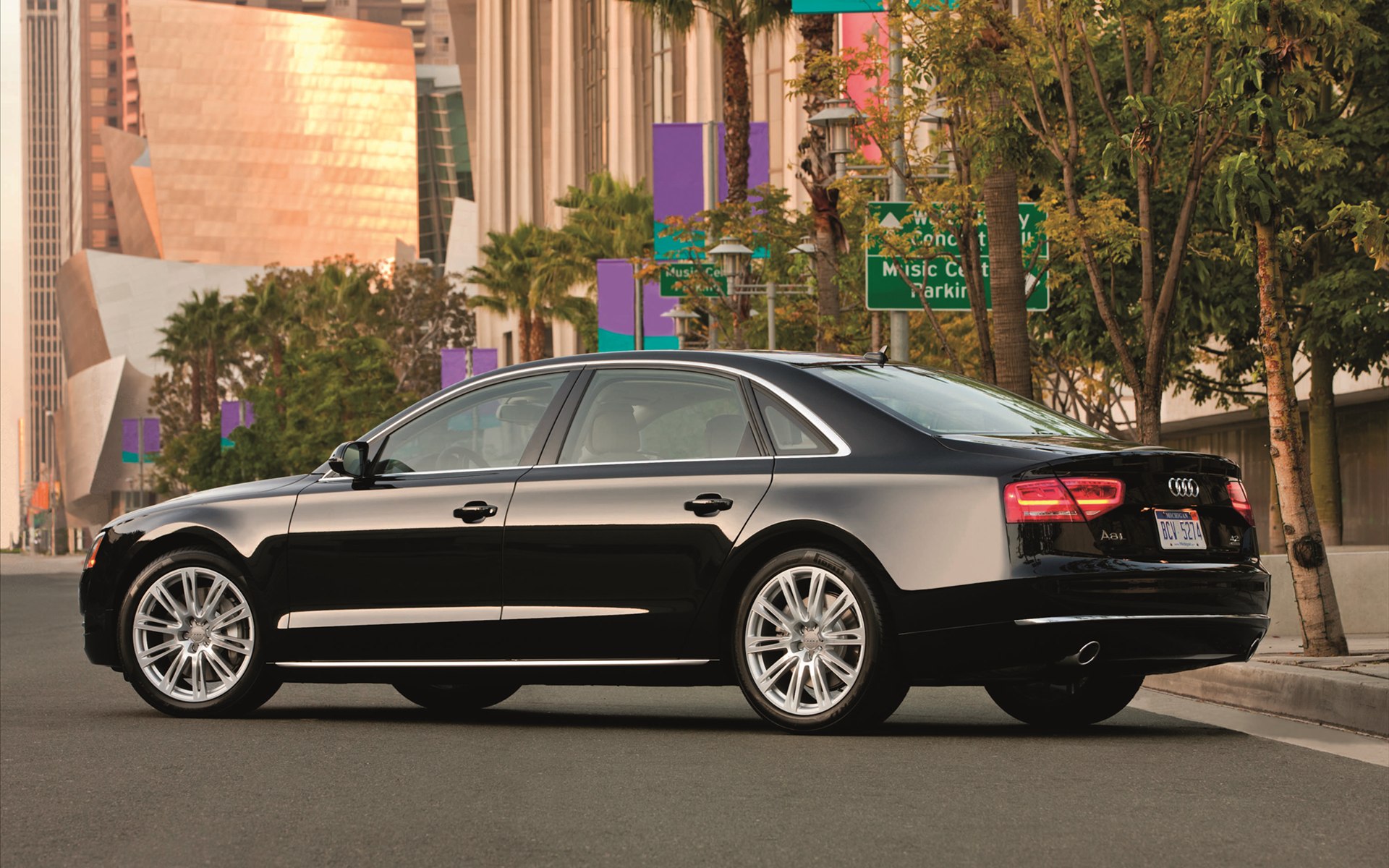 Audi A8 Long 2013 - HD Wallpaper 