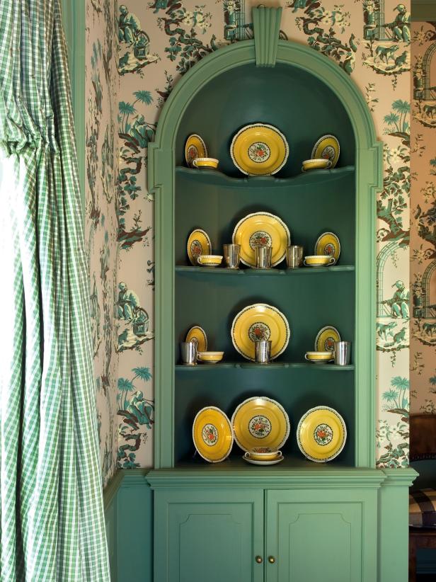 Dining Area With Green Hutch, Yellow Dishes, Chinoiserie - French Green Dining Room - HD Wallpaper 