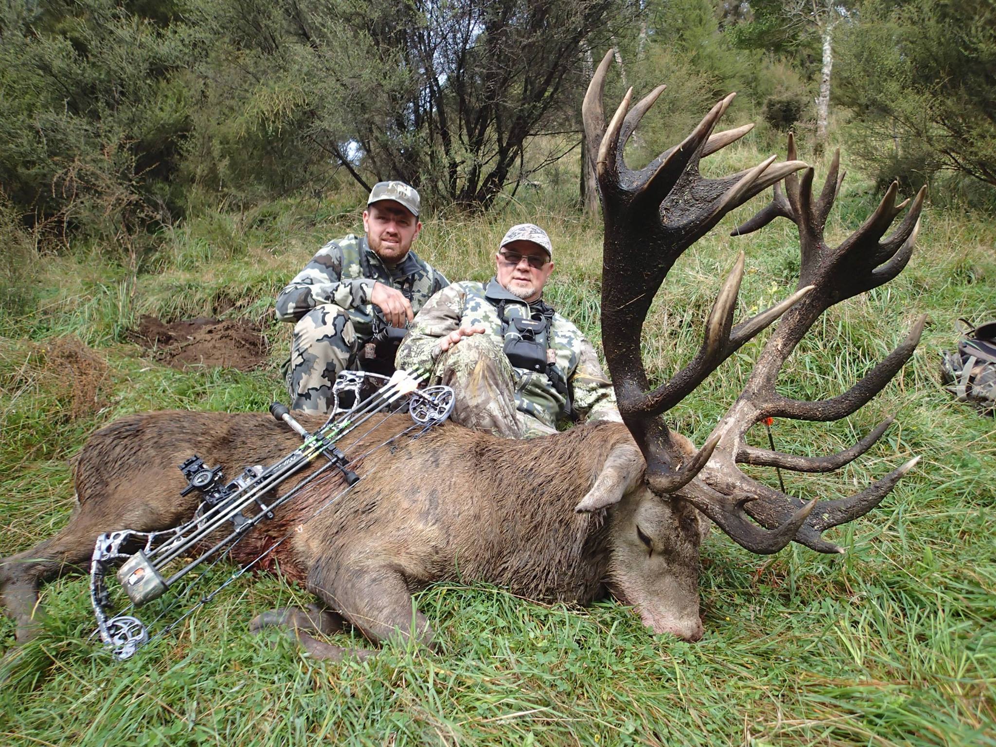 Sample Silk Loom Suzhou Chinoiserie Silk Damask Fabric - Satin - HD Wallpaper 