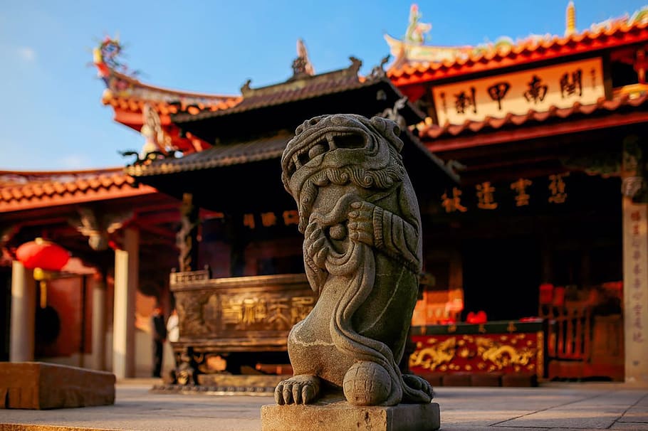 Chinese Guardian Lion Statuette, China, Quanzhou, Ancient - Travel China - HD Wallpaper 