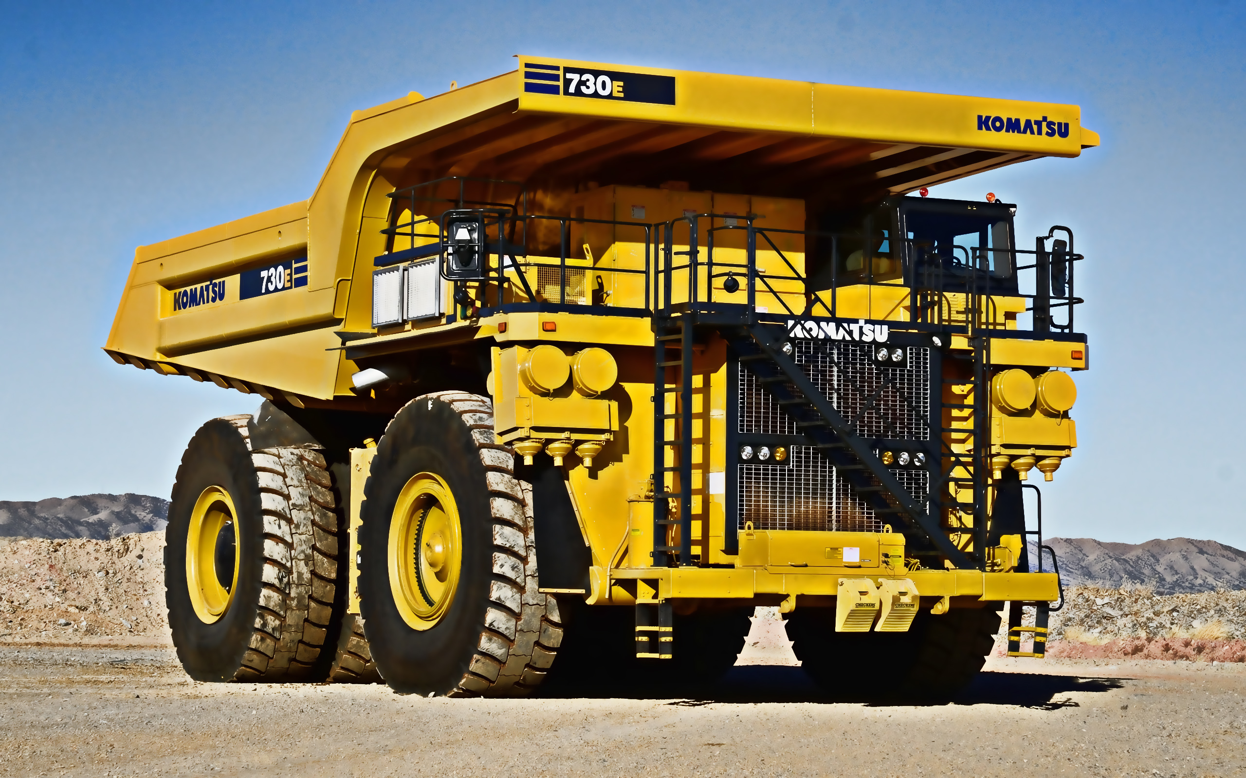 Komatsu 730e-8, Big Mining Truck, Dump Truck, Quarry, - Heavy Duty Mining Trucks - HD Wallpaper 