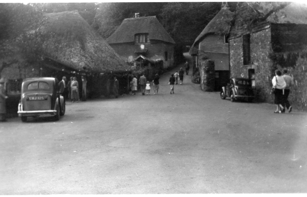 Cockington Forge, Sept - Monochrome - HD Wallpaper 