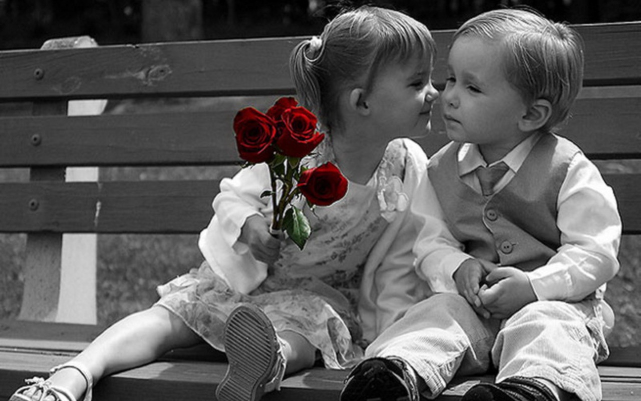 Cutest Couple Kissing Hd Images - Children Love - HD Wallpaper 