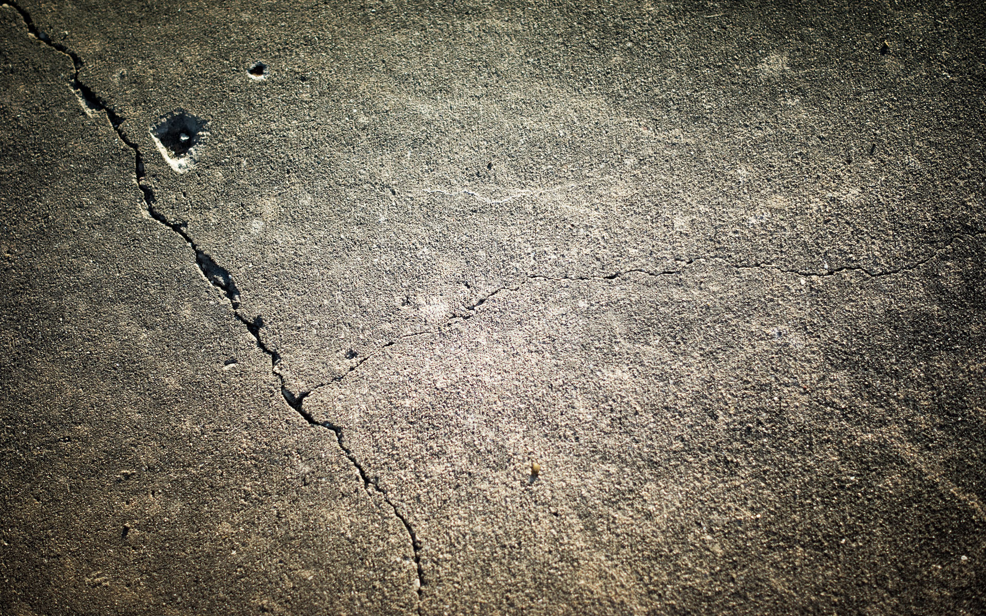 Concrete Fire Pit Cracked - HD Wallpaper 