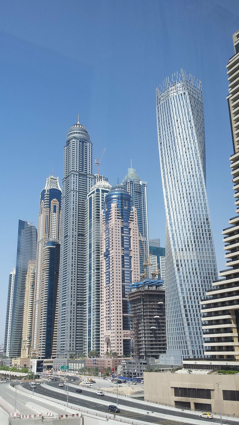 City Buildings, Emirates, Tourism, Dubai, U A E, Skyscraper, - Dubai Famous Landmarkd - HD Wallpaper 