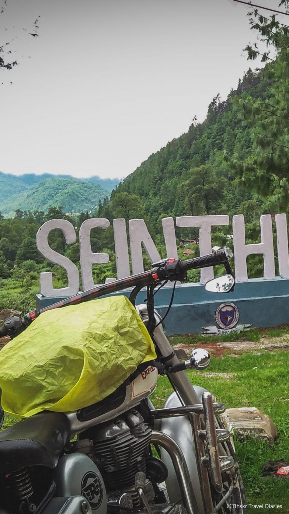 Royal Enfield Traveller Hills 4k Ultra Hd Mobile Wallpaper - Ridge - HD Wallpaper 