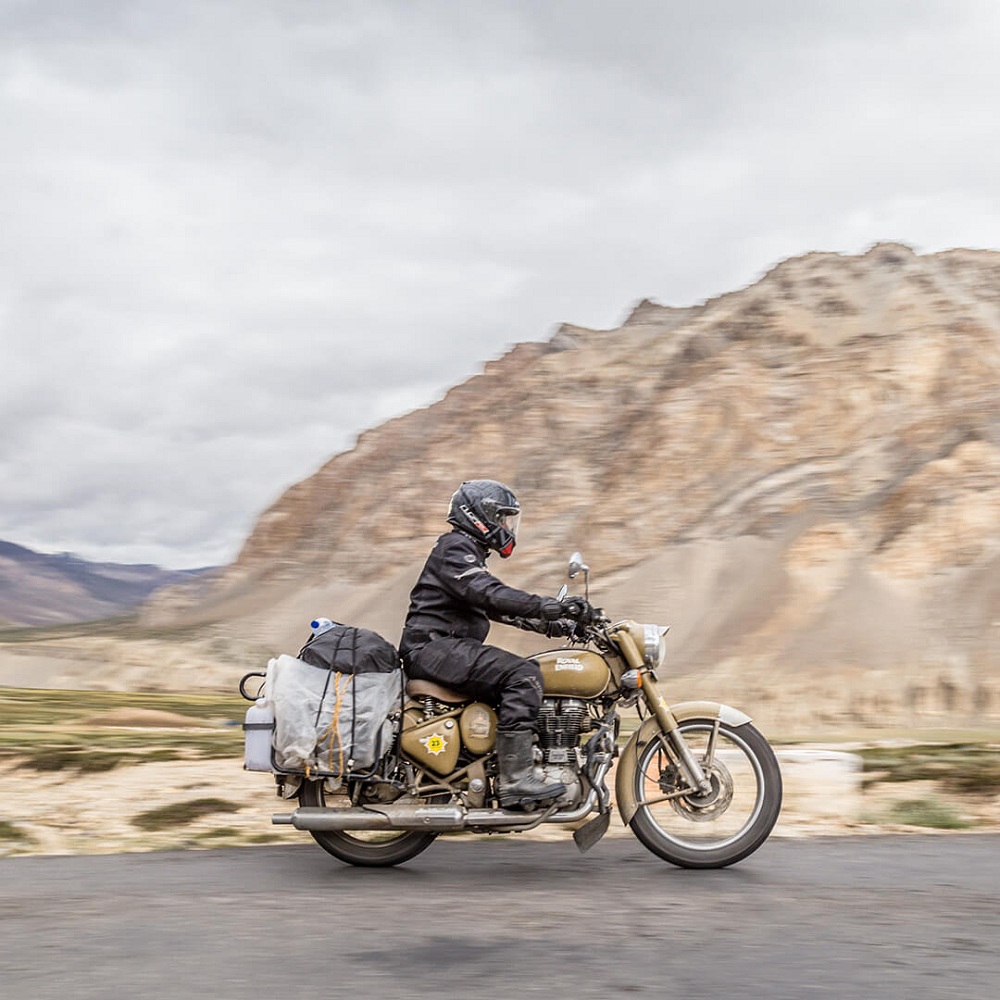 2019 Royal Enfield Classic Desert Storm - HD Wallpaper 
