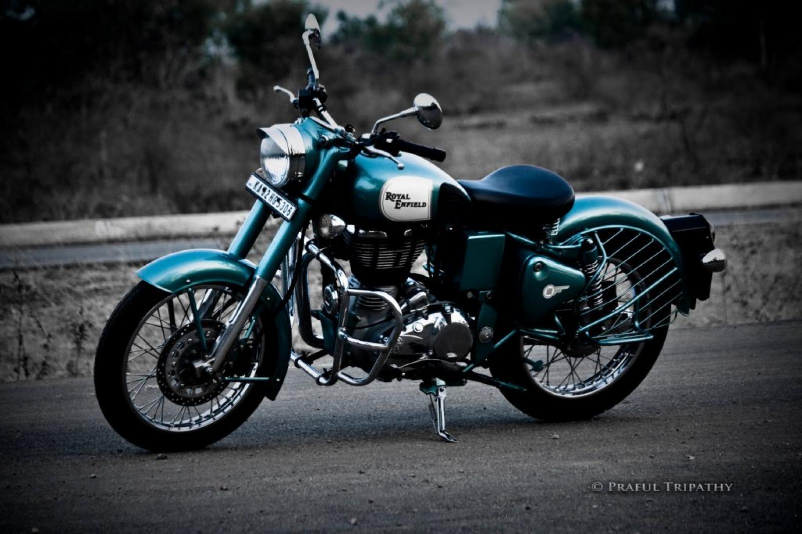 Enfield 500 Bullet Classic - Royal Enfield Classic 500 Black - HD Wallpaper 