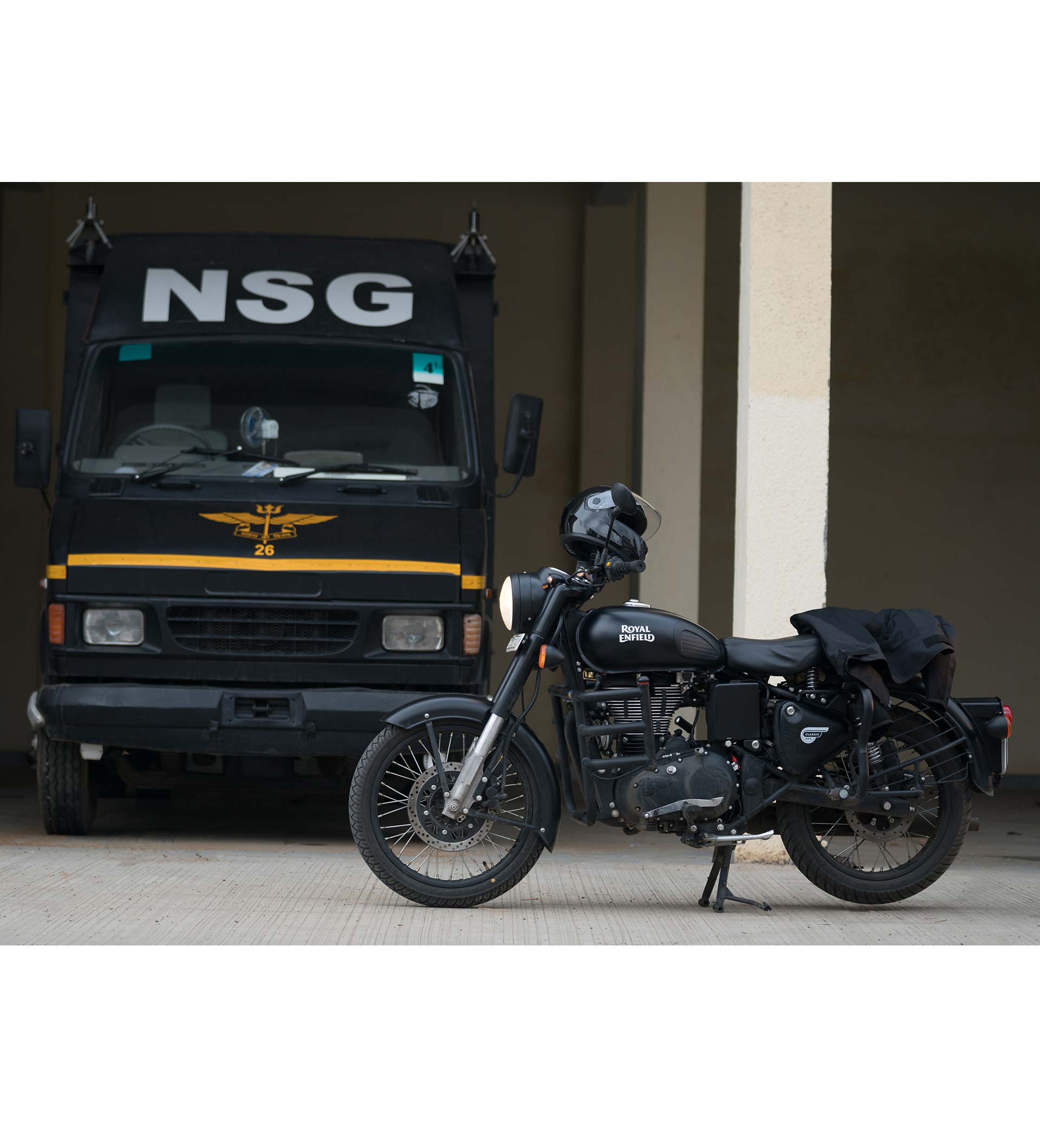 Royal Enfield Classic 500 Special Edition - 1920x2120 Wallpaper Royal Enfield Classic 500 Special Edition - 1920x2120 Wallpaper