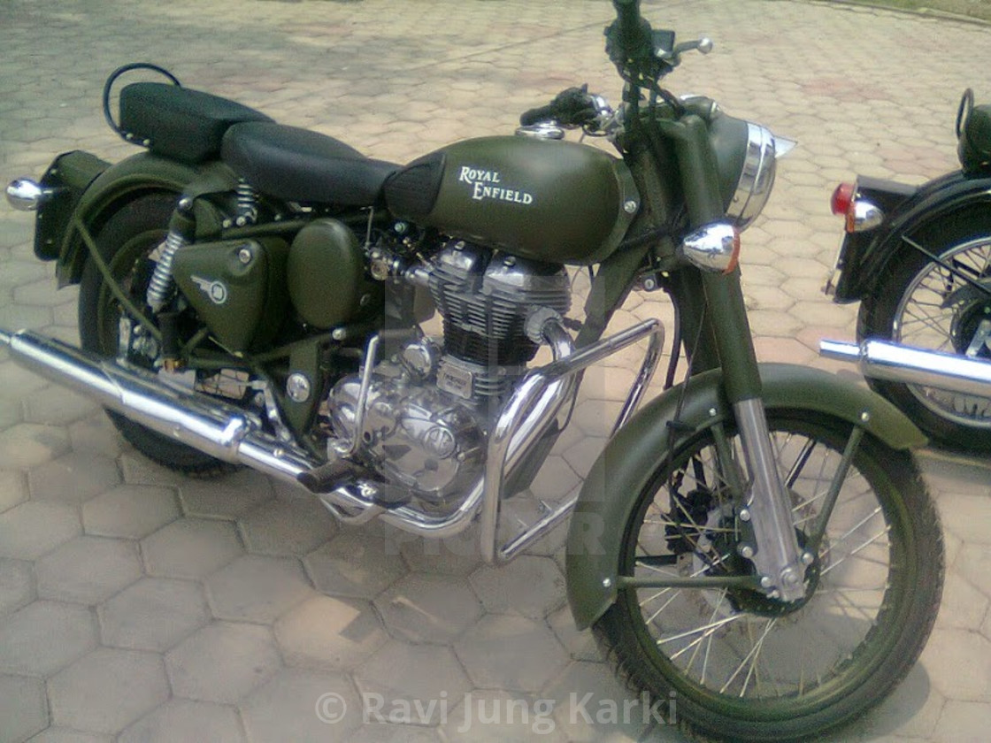 Royal Enfield Bullet Bike - HD Wallpaper 