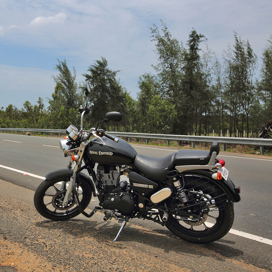 Royal Enfield Thunderbird Black - HD Wallpaper 
