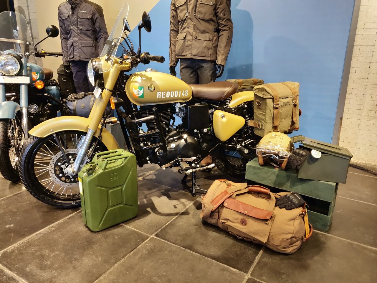 Royal Enfield Classic 350 Signals Edition Storm Rider - HD Wallpaper 