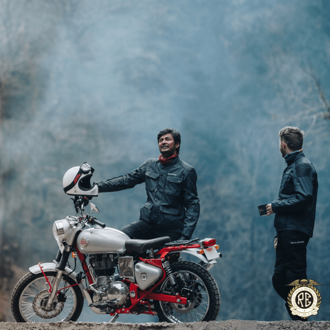 Powered By The Same Single Cylinder 346cc, Twinspark, - Motorcycle - HD Wallpaper 