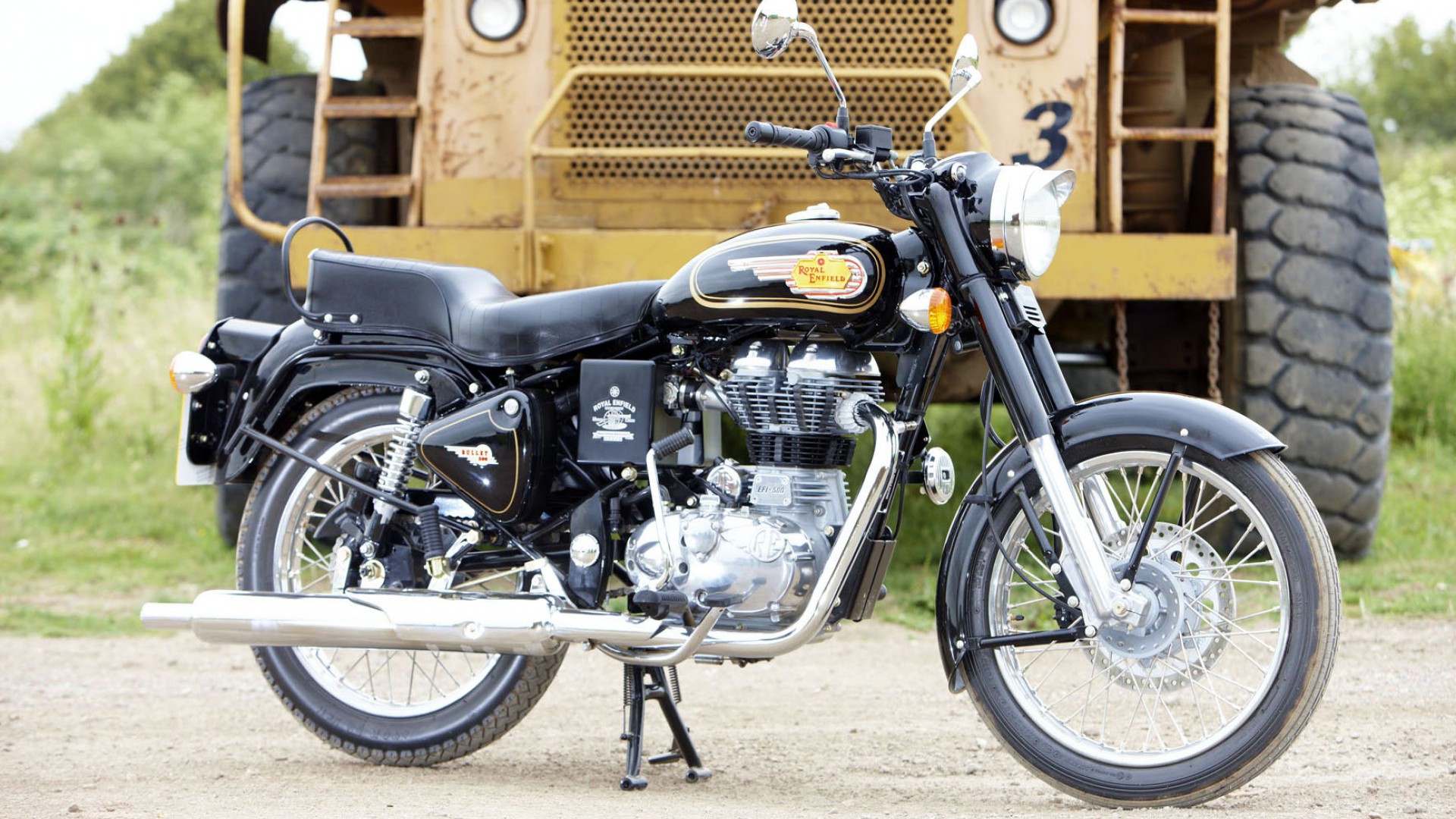 2013 Royal Enfield Bullet 500 B-5 Efi A - 2012 Model Standard Bullet - HD Wallpaper 