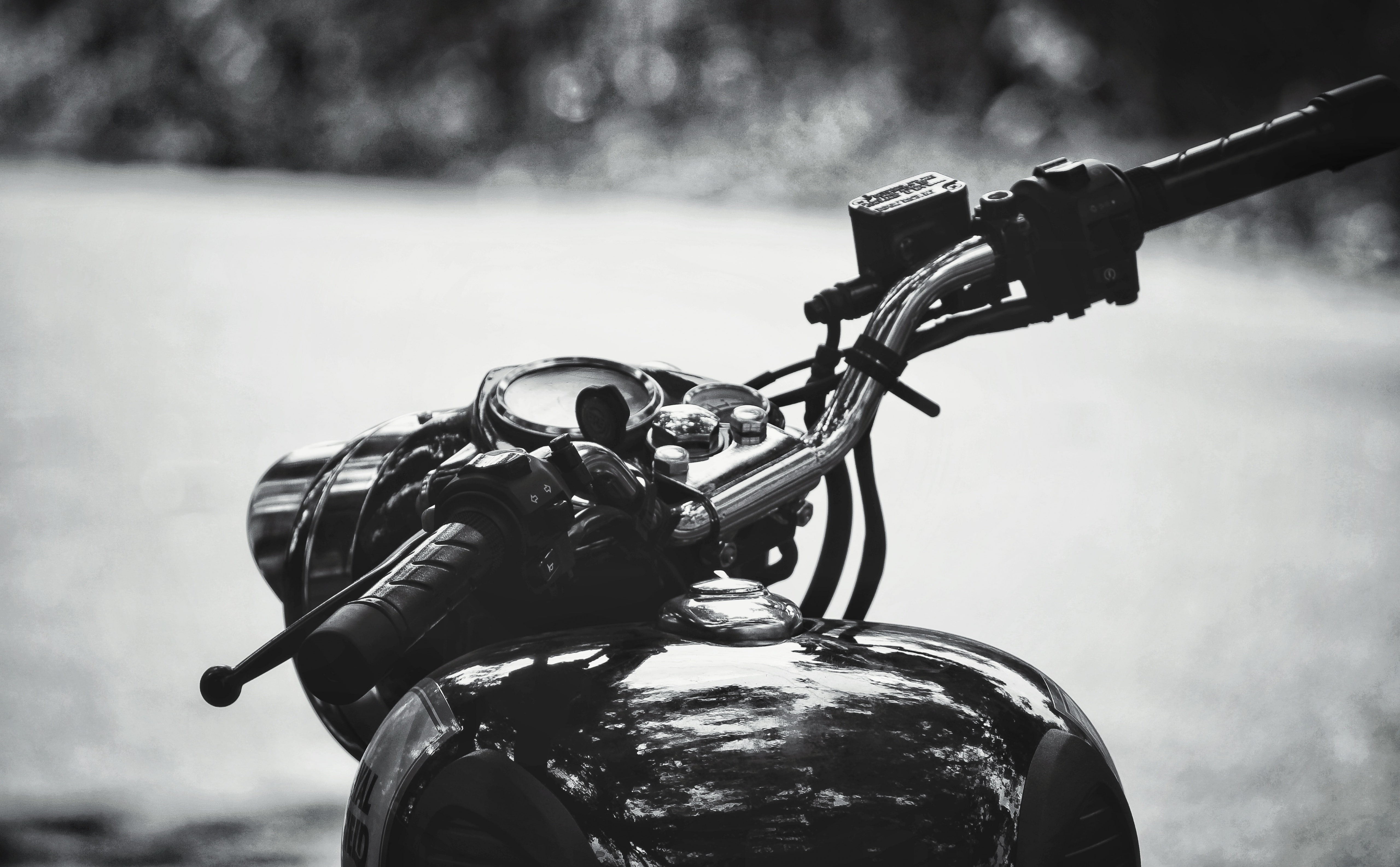 4k Wallpaper Royal Enfield - HD Wallpaper 