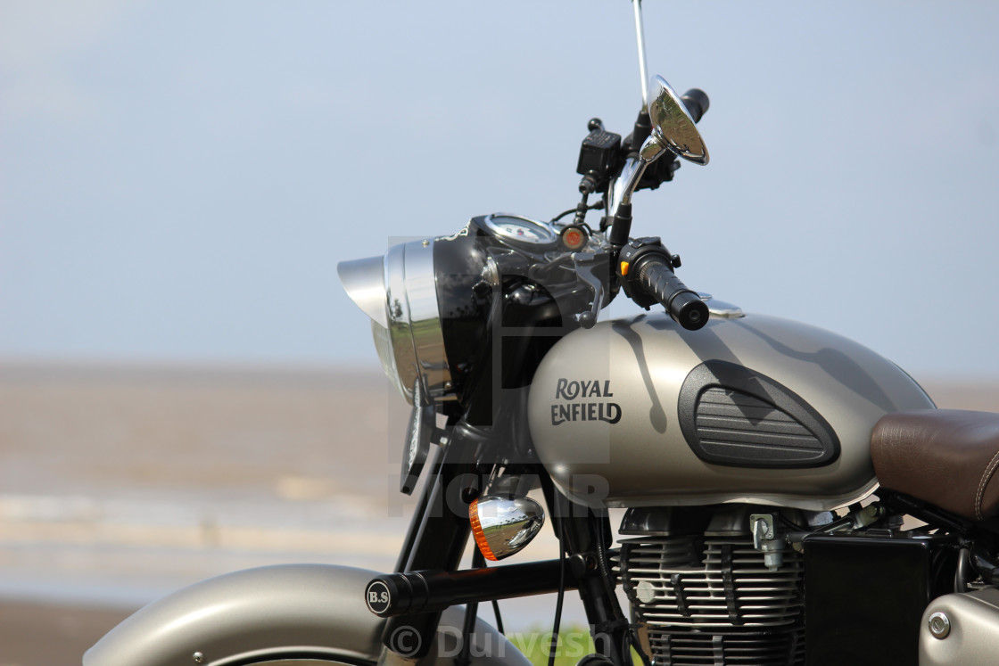 Royal Enfield Classic - Royal Enfield Image Download - HD Wallpaper 