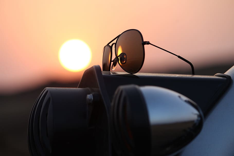 Selective, Focus Photography, Black, Aviator-style - Photography Royal Enfield With Girl - HD Wallpaper 