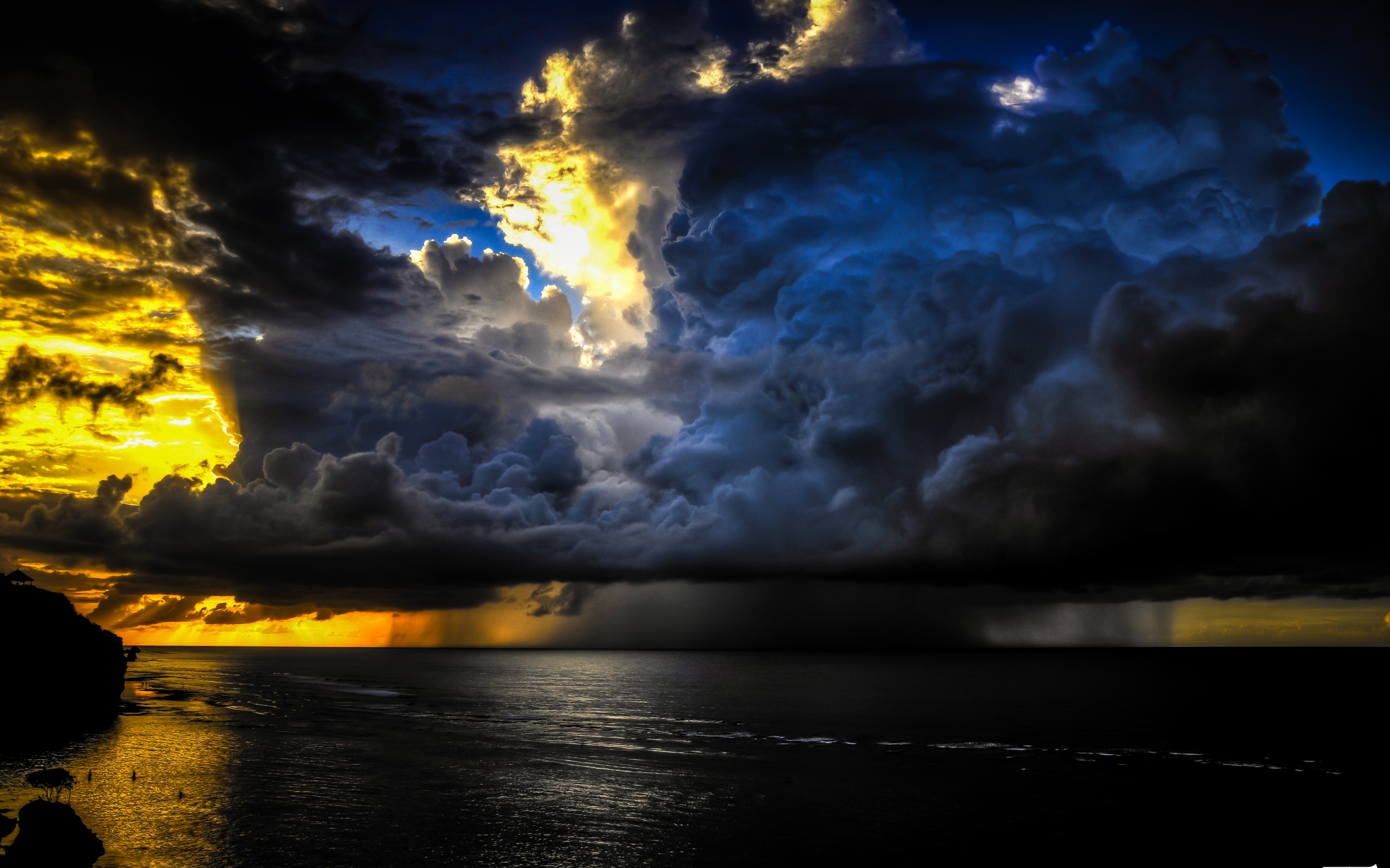 Dark Storm Clouds Ocean - HD Wallpaper 