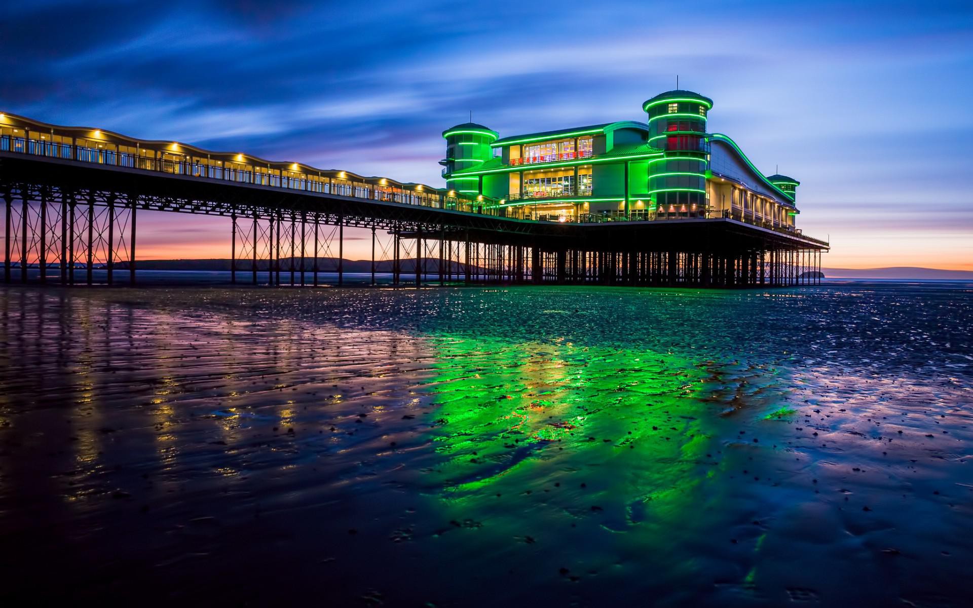 Uk England Beach Bay Sea Pier Lights Evening Sunset - England Beaches At Night - HD Wallpaper 