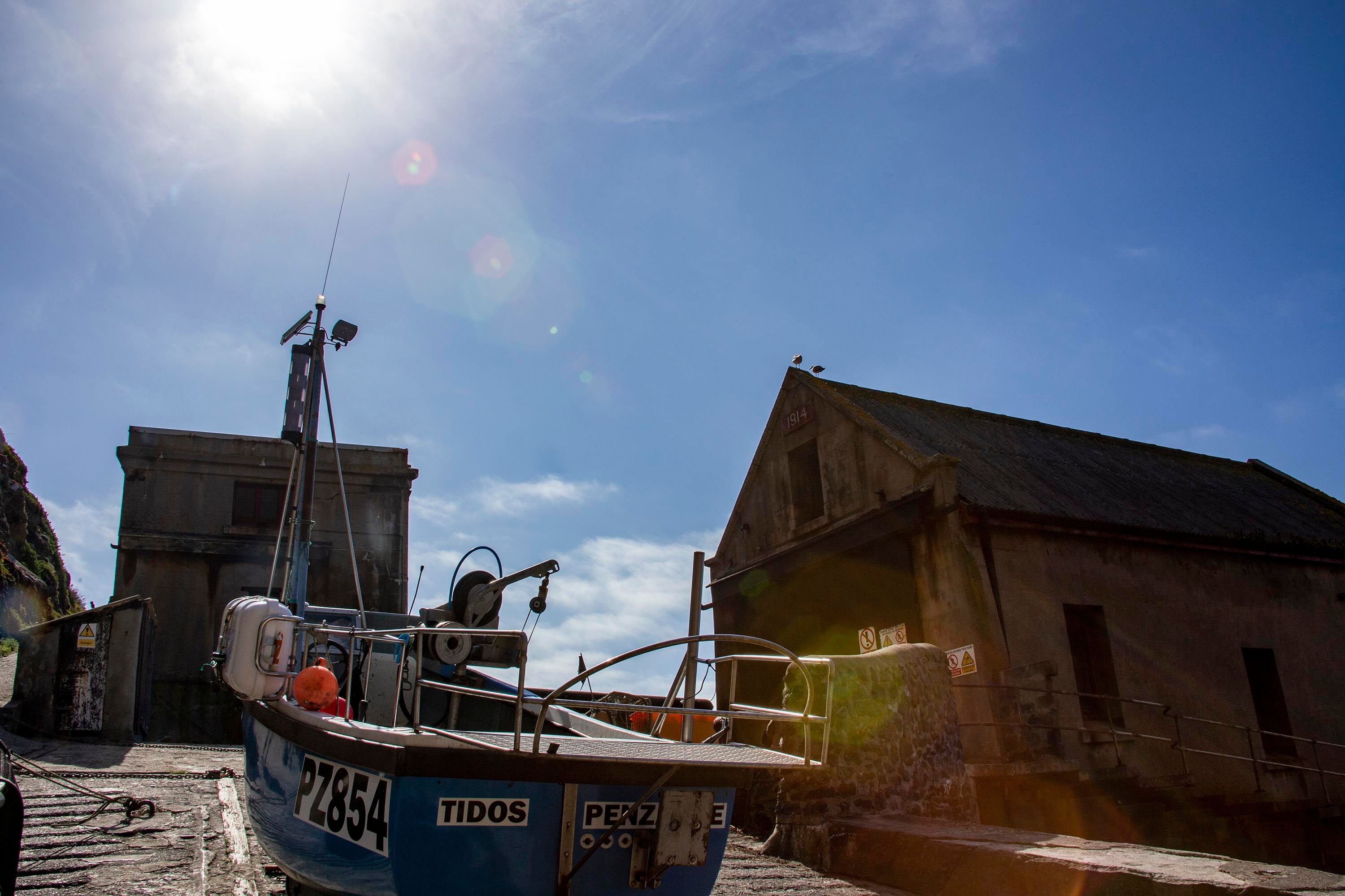 The Former Lizard Point Lifeboat Station Cornwall Uk - Skiff - HD Wallpaper 