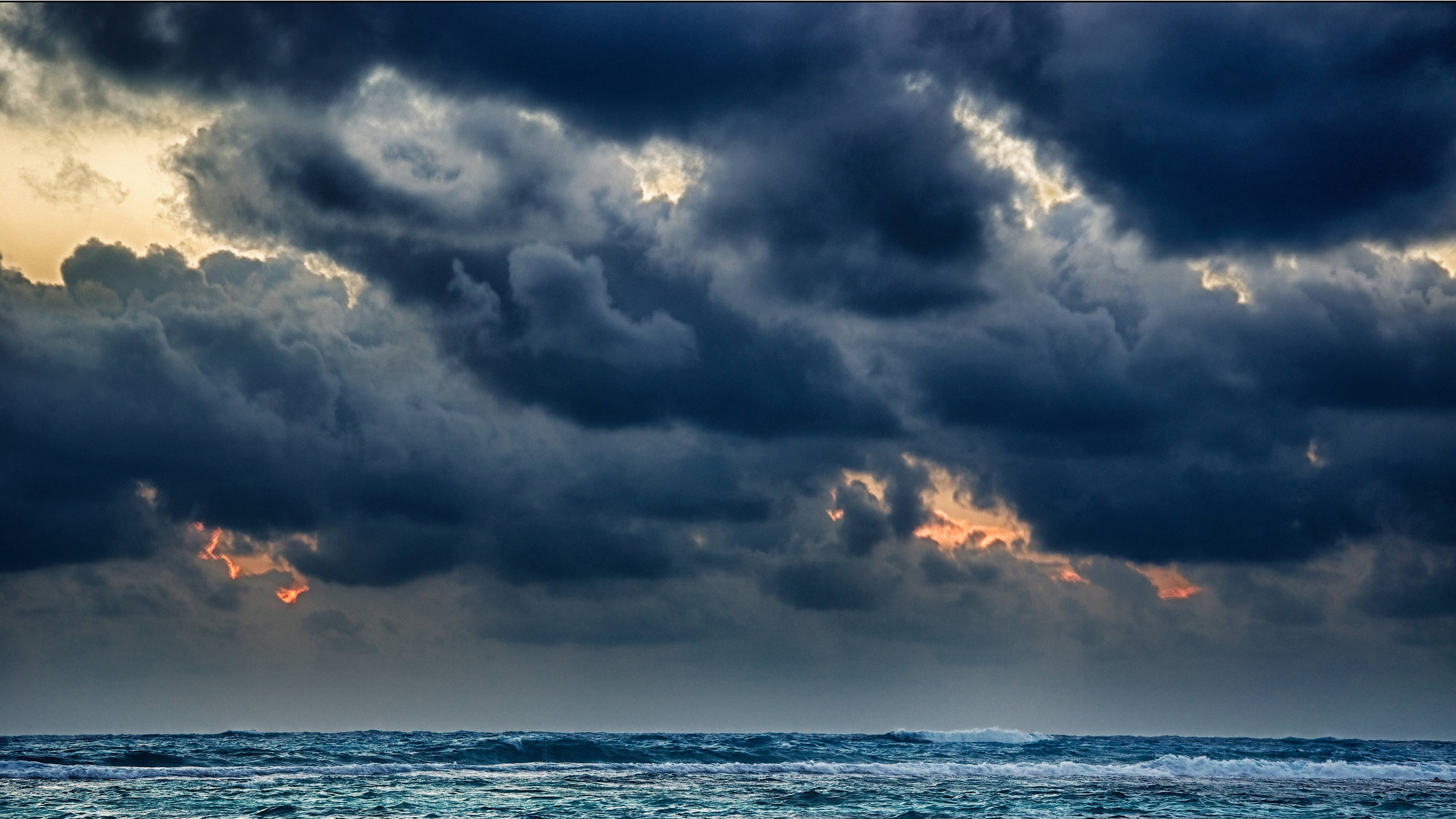 Wallpaper Black Clouds, Sea, Storm - Storm Clouds At Sea - HD Wallpaper 