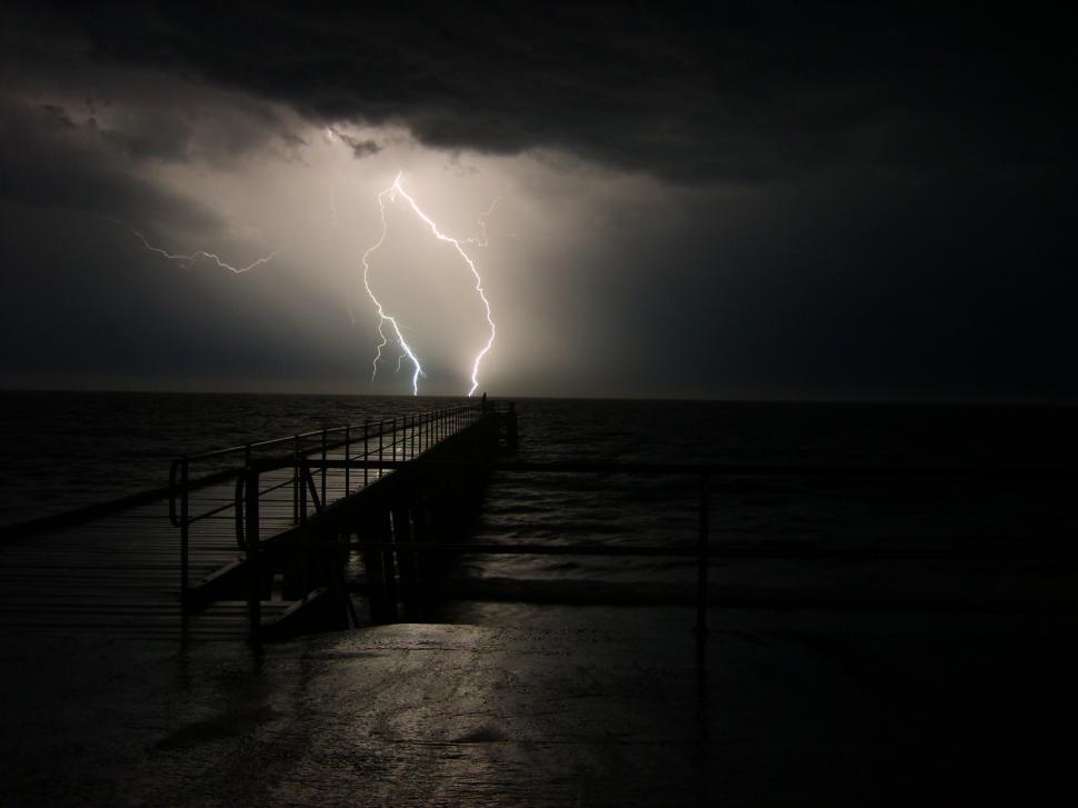 Storm Lightning Dark Clouds Water Ocean Pier Dock Black - Dark Dock - HD Wallpaper 