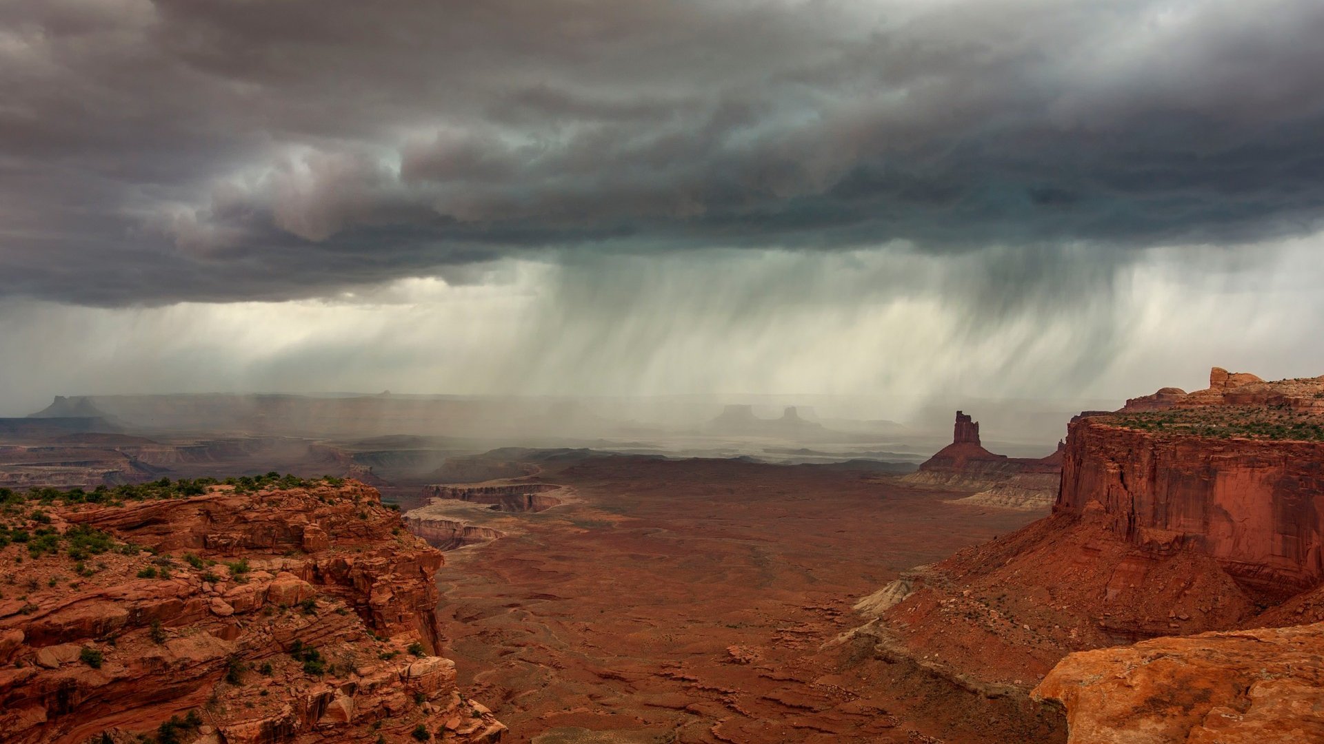 Canyon Rain Clouds - Дождь В Пустыне - HD Wallpaper 