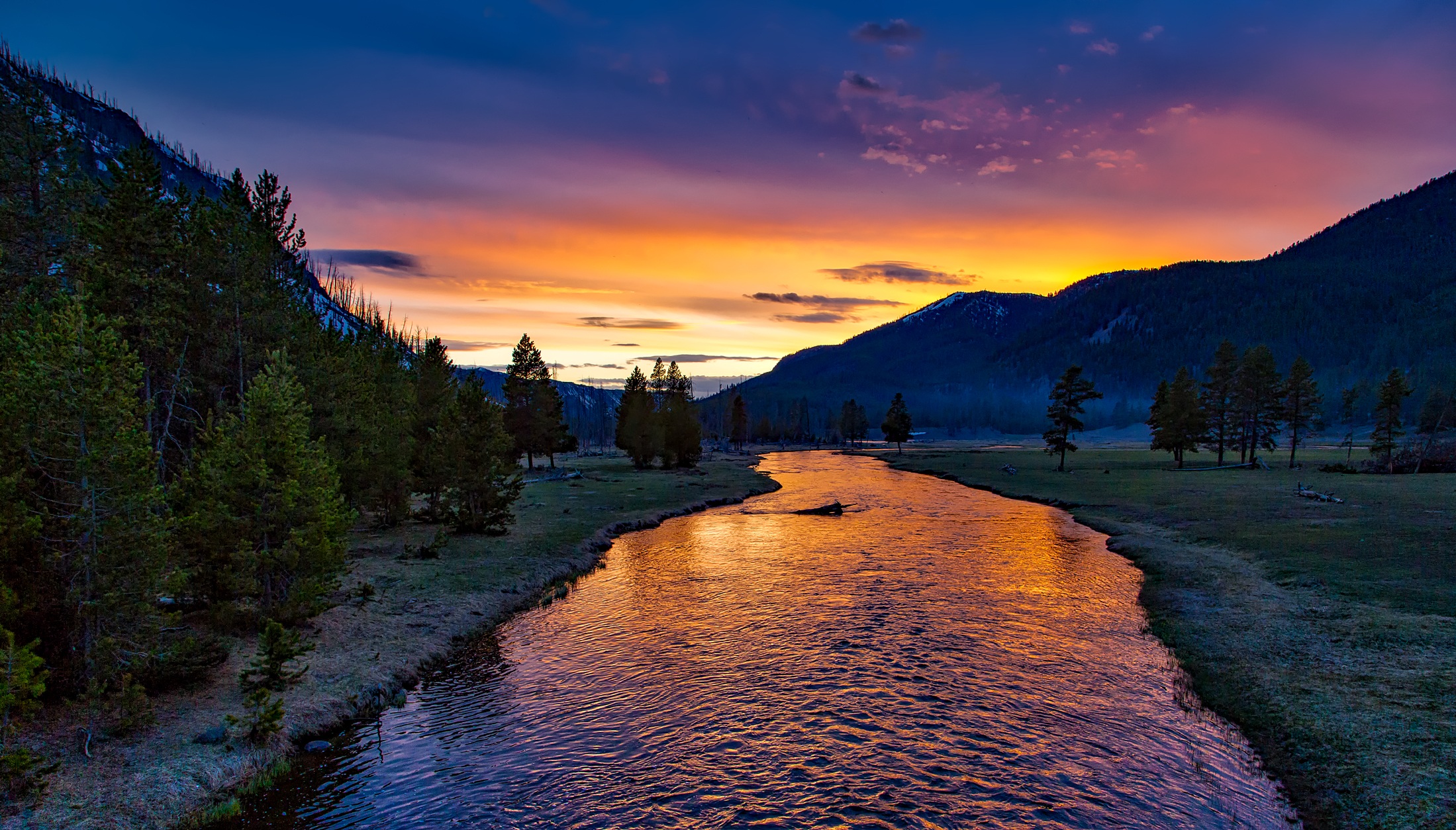 Yellowstone National Park Sunset - HD Wallpaper 