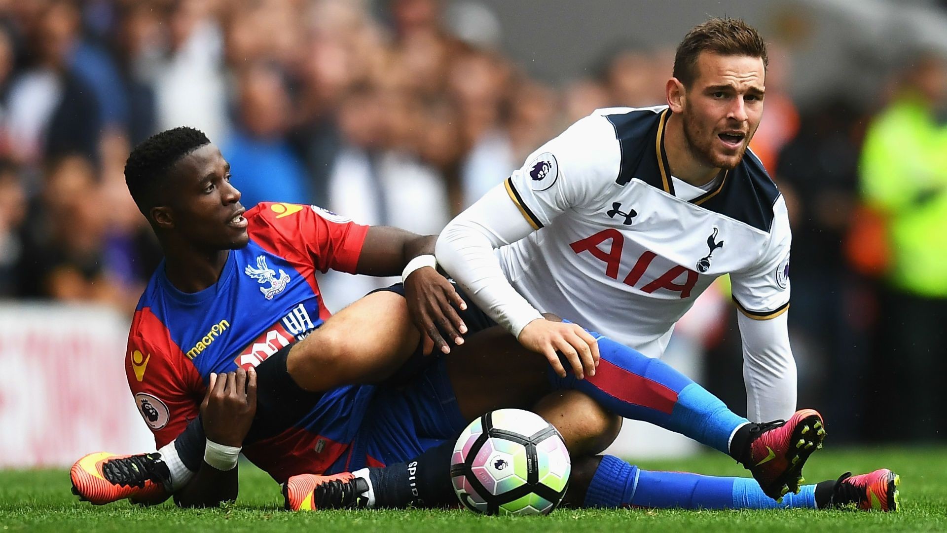 Premier League Review Tottenham Hotspur 1 0 Crystal - Crystal Palace Tottenham Hotspur - HD Wallpaper 