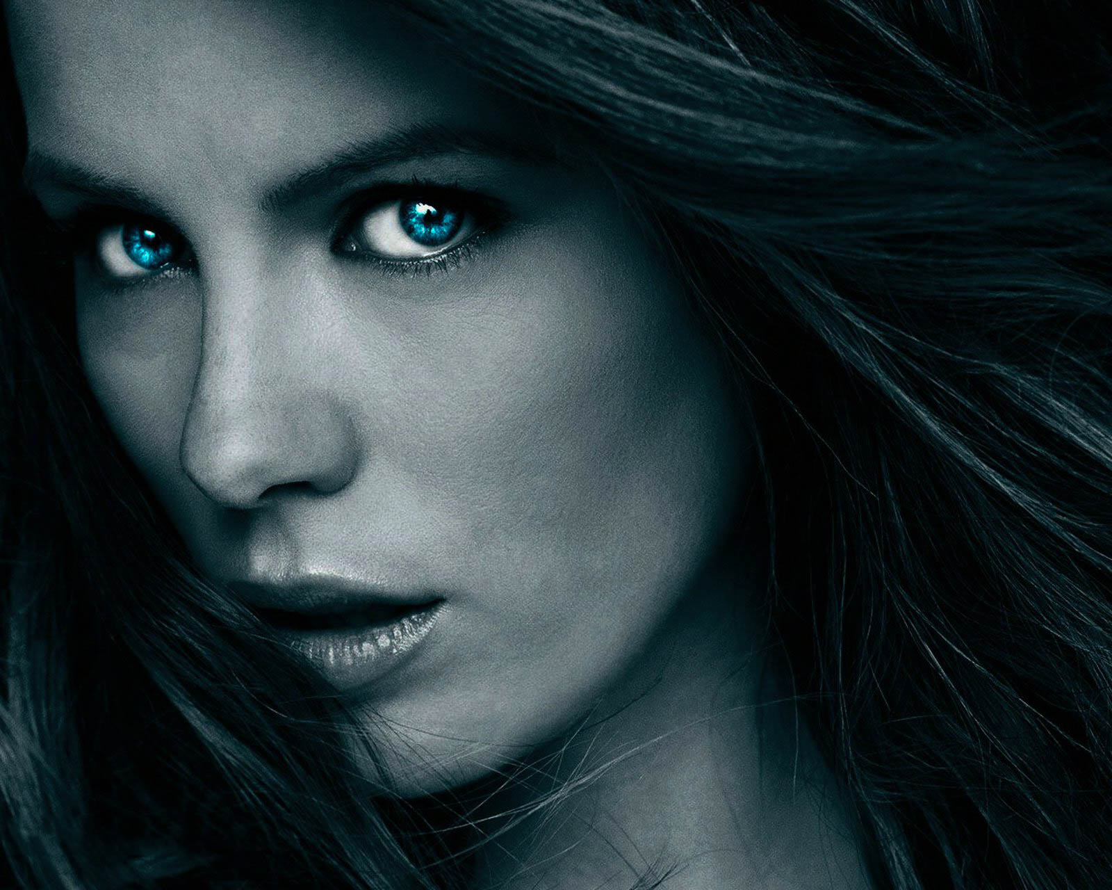 Kate Beckinsale Hot Posters - HD Wallpaper 
