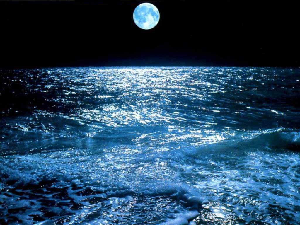Beautiful Moon Wallpaper - Ocean Night - HD Wallpaper 