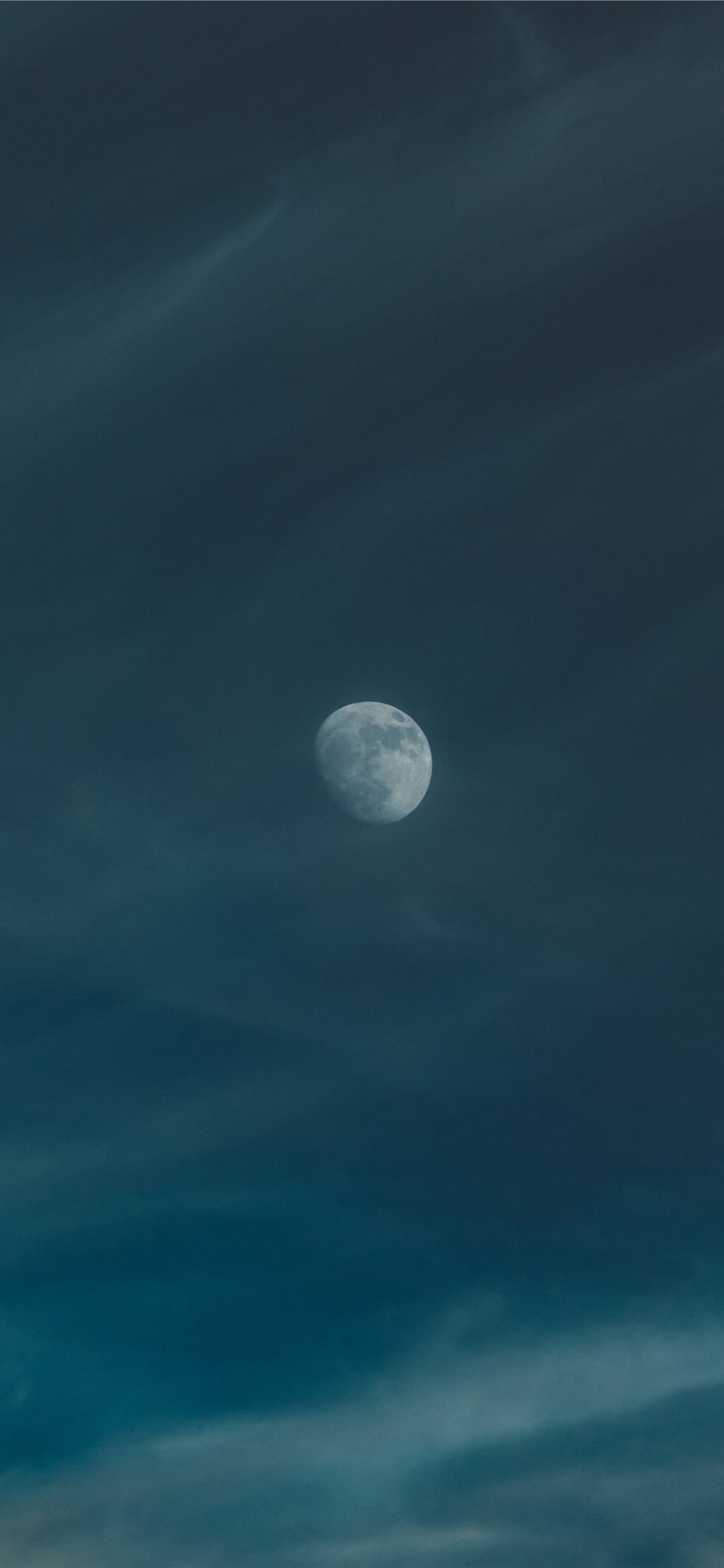 Moon - HD Wallpaper 