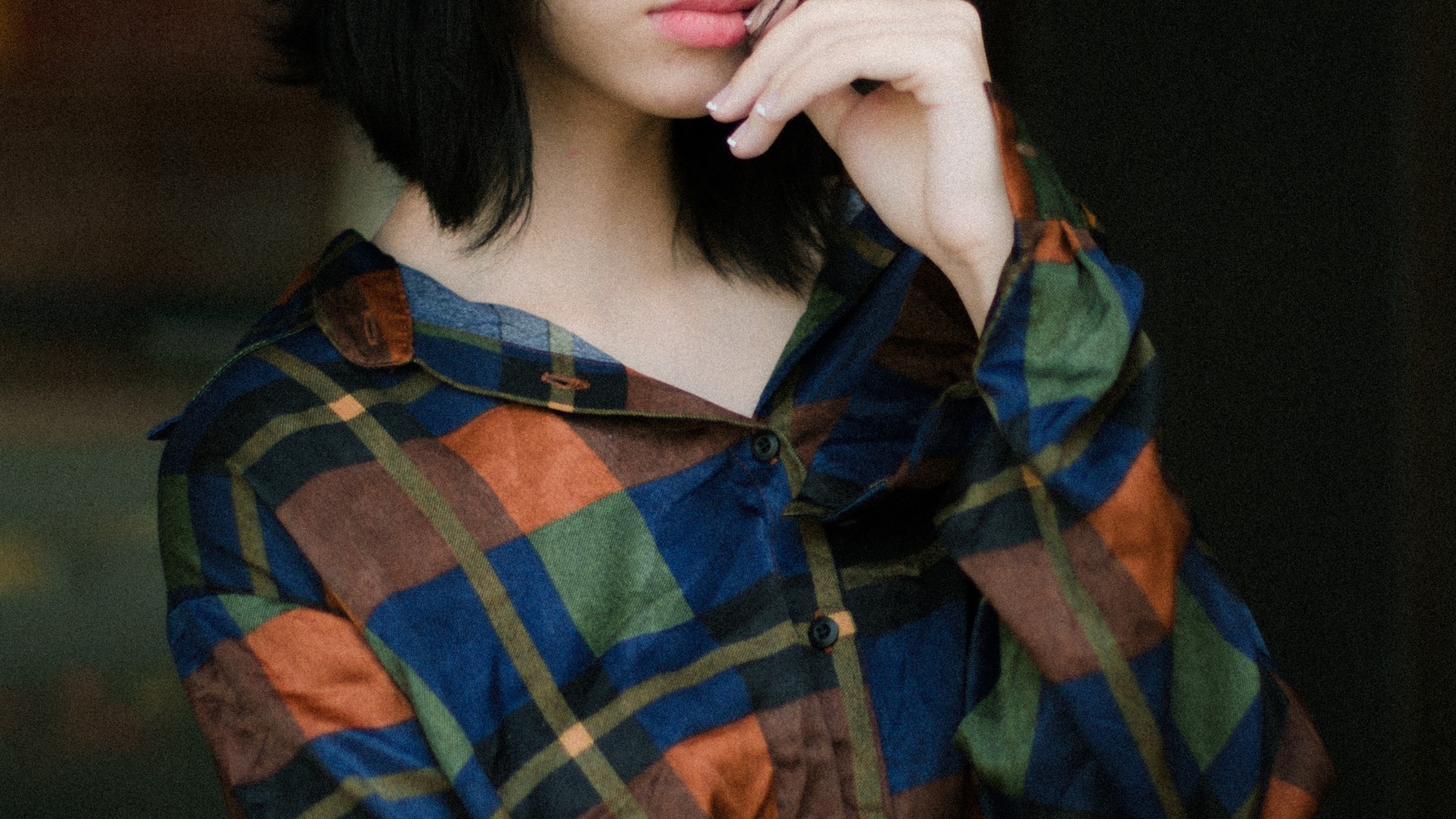 Pretty Woman, Serious Expression, Black Hair, Piercing, - Girl - HD Wallpaper 