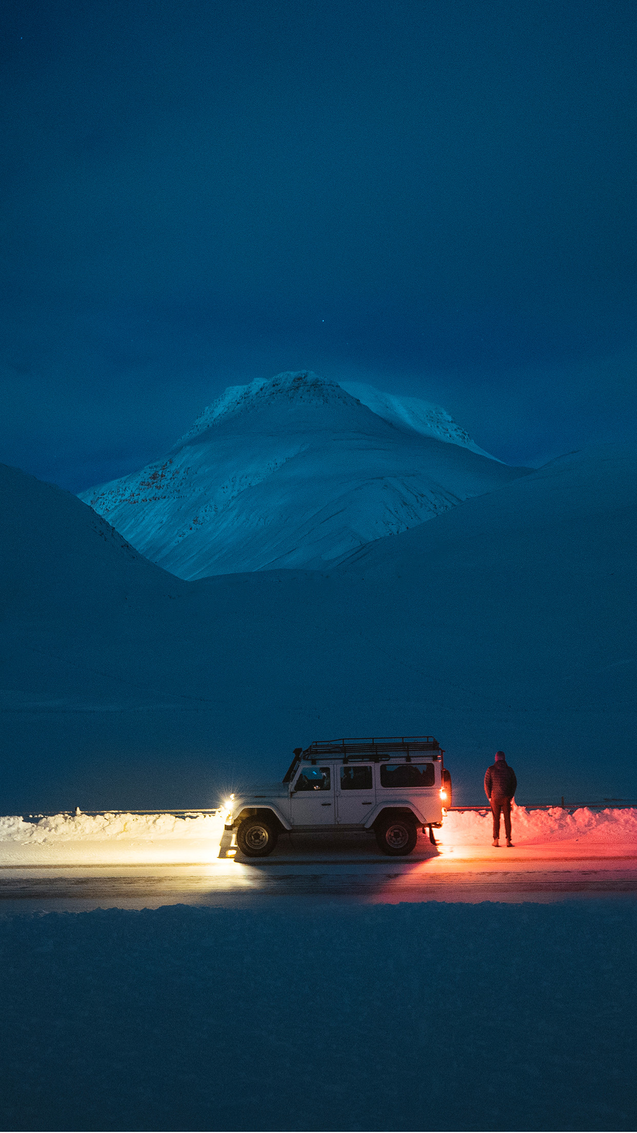 Car Snow Wallpaper Iphone - HD Wallpaper 