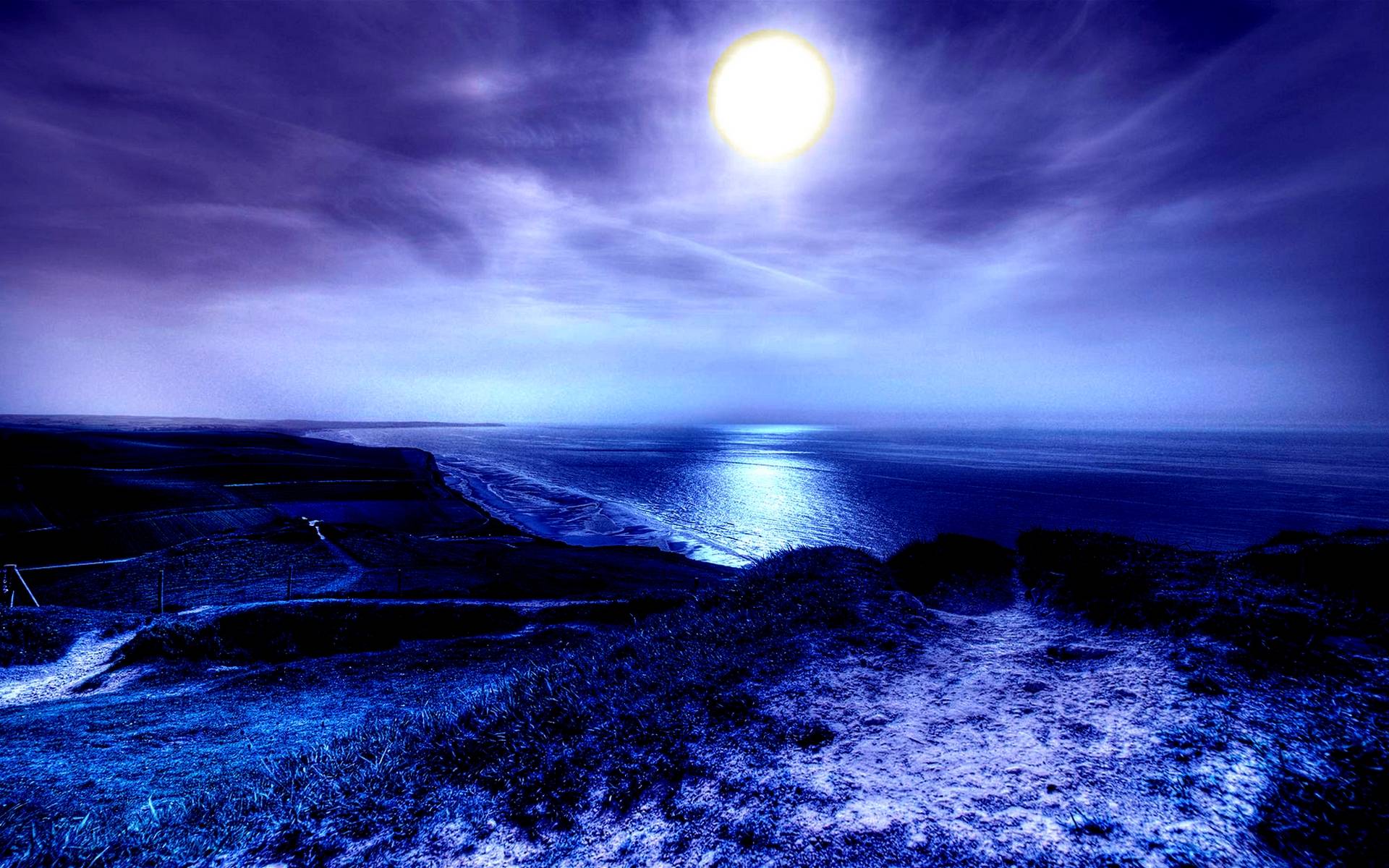 Amazing Moonlight Pics - HD Wallpaper 