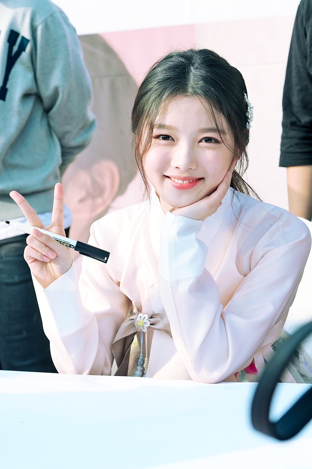 Moonlight Kim Yoo Jung - HD Wallpaper 