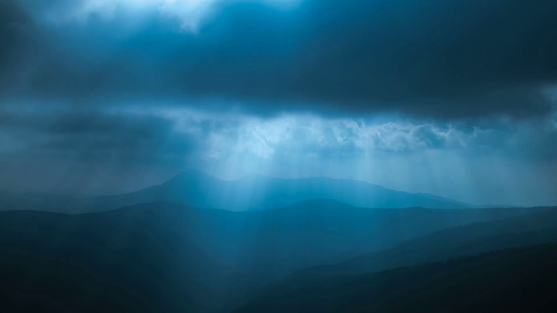 The Beautiful Mountain View On The Background Of Moonlight - Fog In The Moonlight - HD Wallpaper 