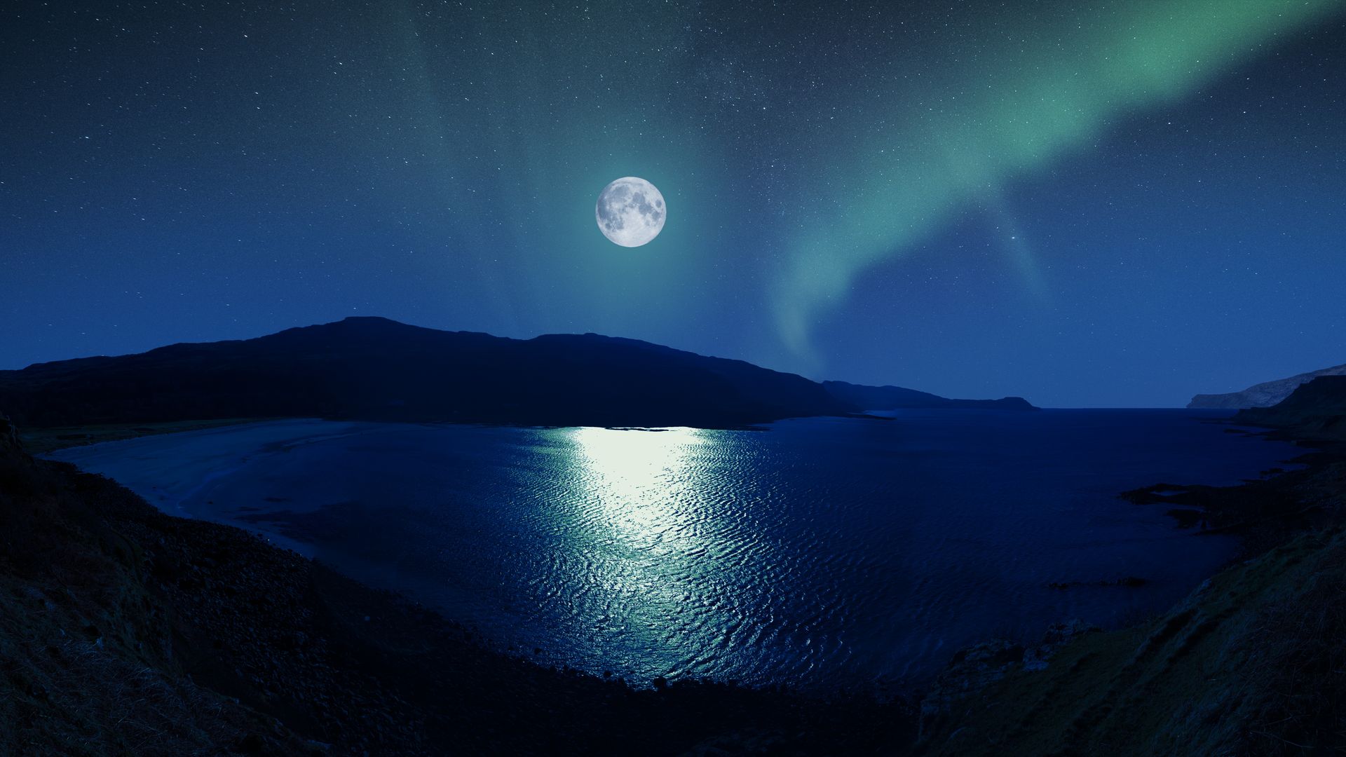 Scotland Beach Aurora And Moon View - Aurora Moon - HD Wallpaper 