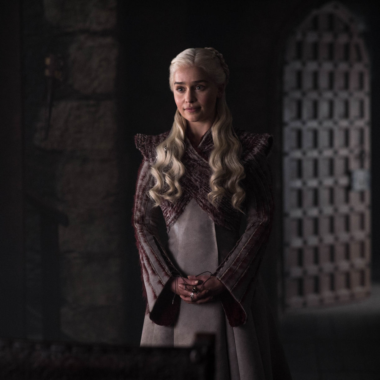 Emilia Clarke - HD Wallpaper 