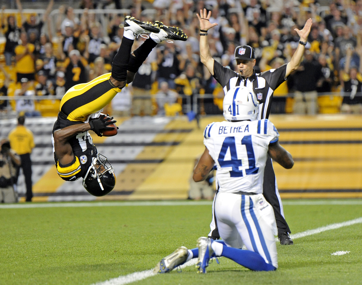 Antonio Brown, Antoine Bethea - Antonio Brown Sick Catches - HD Wallpaper 