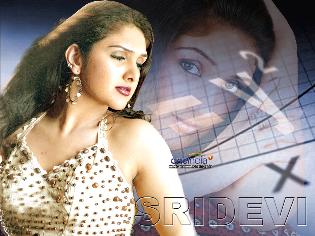 Sridevi Wallpaper - Sridevi Vijaykumar Hot Saree - HD Wallpaper 