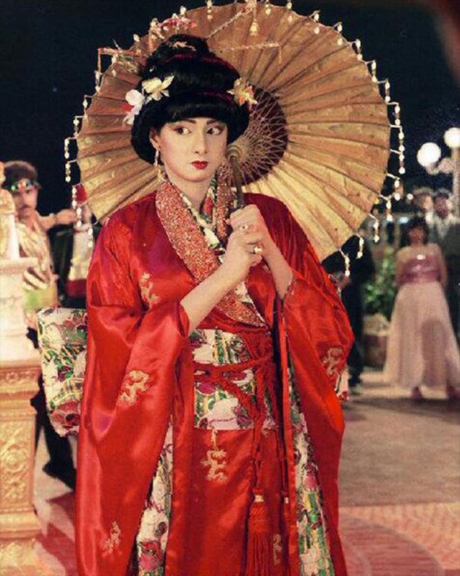 Sridevi In Roop Ki Rani Choron Ka Raja - Sridevi Funny - HD Wallpaper 