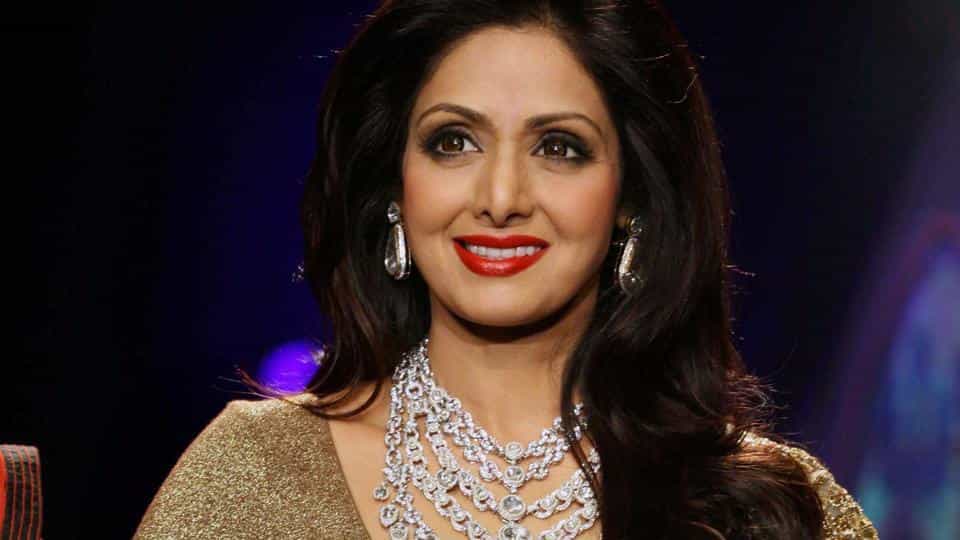 Sridevi Ke Wallpaper - HD Wallpaper 