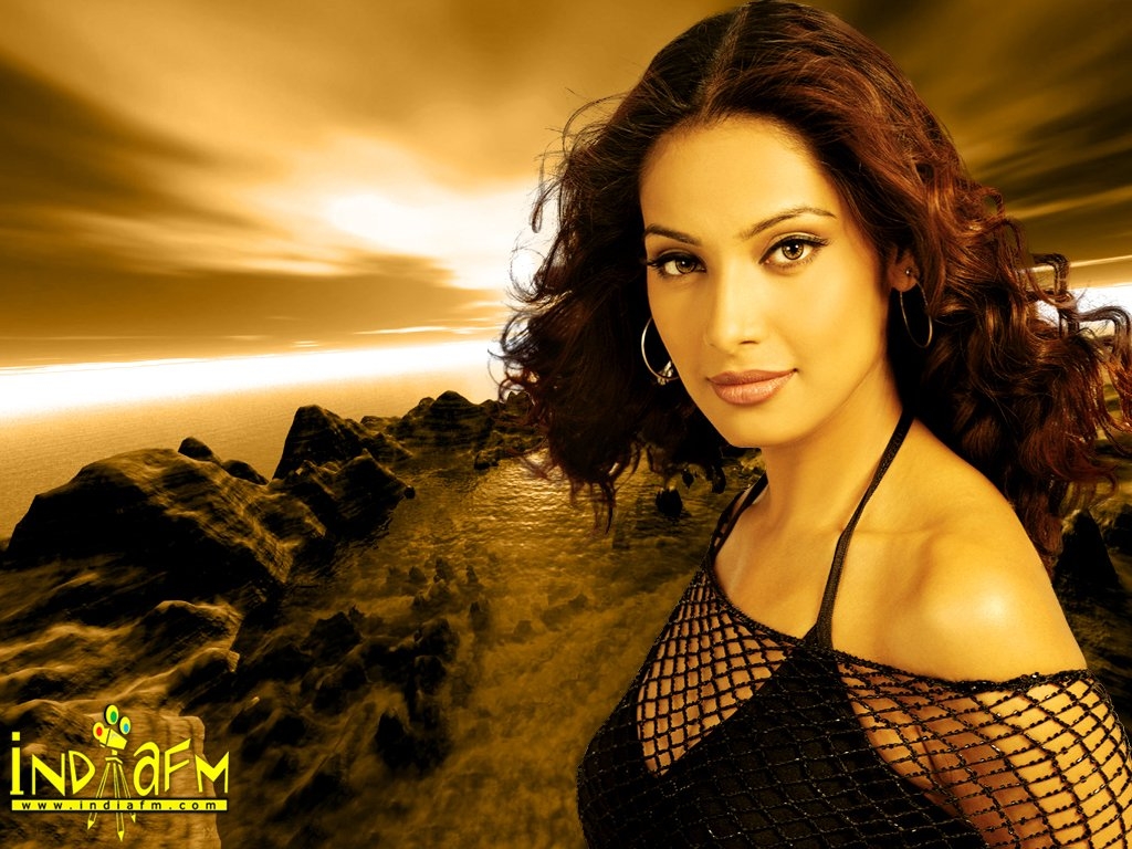 Bipasha Basu - HD Wallpaper 