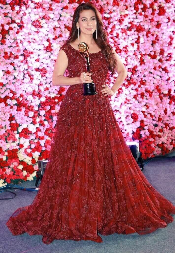 Juhi Chawla Husband And Family - HD Wallpaper 