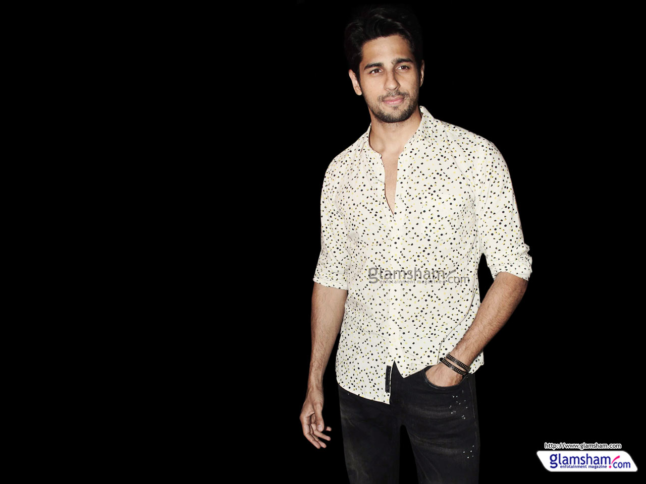 Sidharth Malhotra Shirts - HD Wallpaper 
